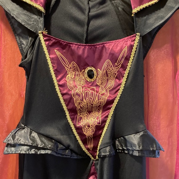 Women’s medium Halloween costume. Never worn - Picture 2 of 4